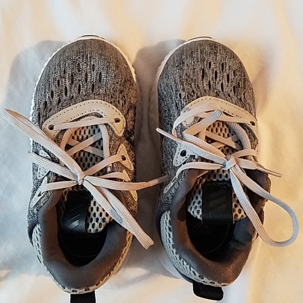Grey Adidas tennis